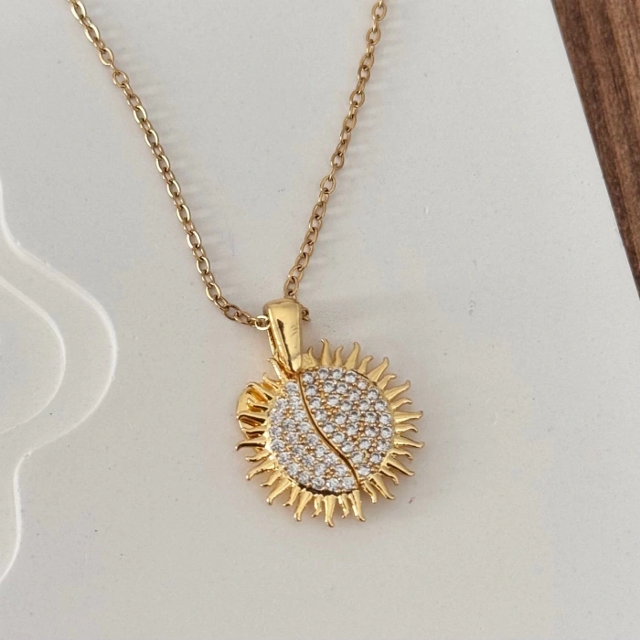 Açılan Güneş Kalpli Gold Kolye