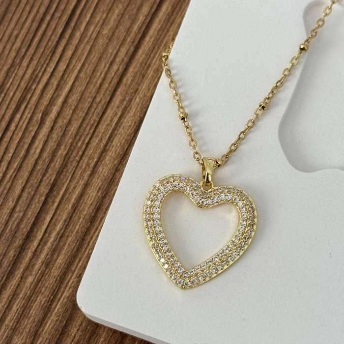 Geniş Taşlı Gold Kalp Kolye