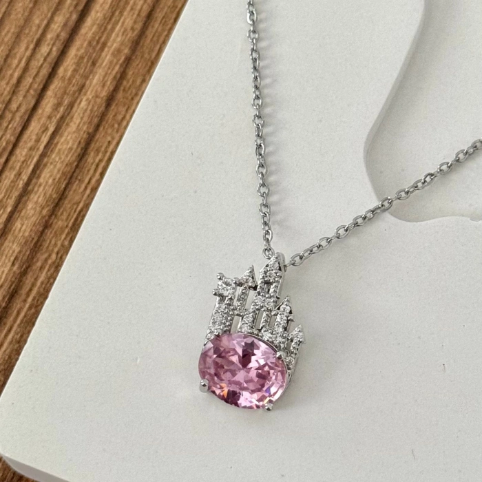Pembe Şato Kolye