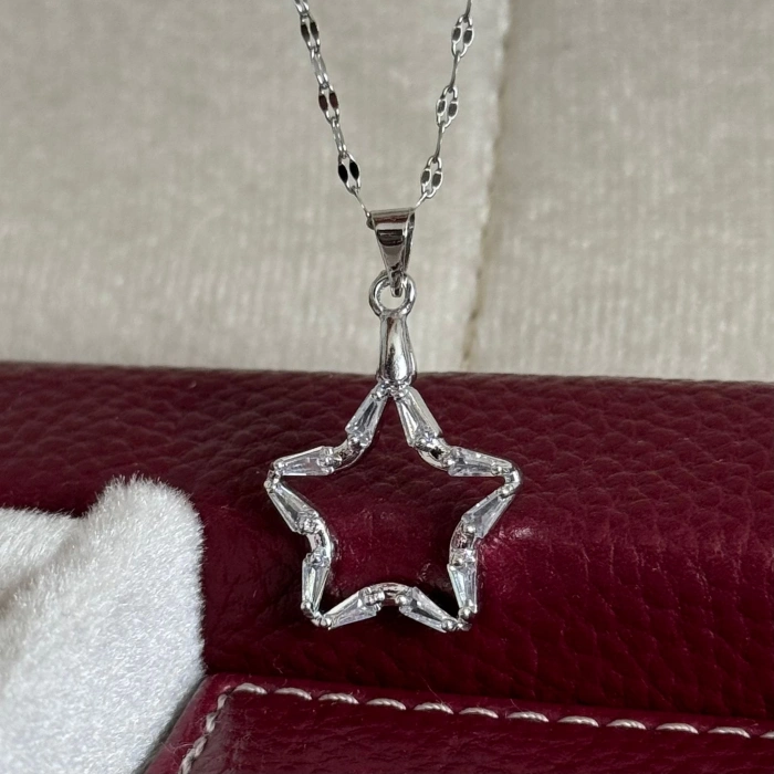 Yıldızlı Beyaz Taşlı Kolye