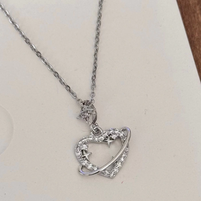Kalp Taşlı Işıltılı Kolye