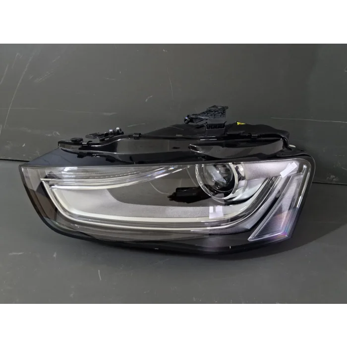 AUDİ A4 SOL ÖN FAR BEYİNLER ÜZERİNDE SIFIR 2013-2016