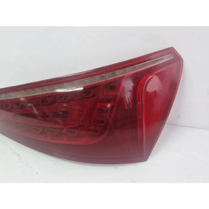 AUDİ Q5 SAĞ ARKA STOP LAMBASI ORJİNAL TAMİRLİ 2009-2012