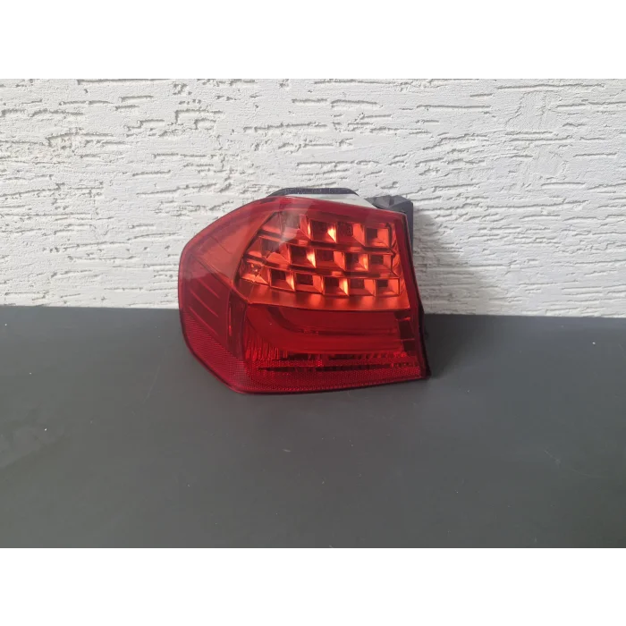 BMW E90 320 SOL ARKA DIŞ STOP LAMBASI LEDLİ SIFIR 2009-2011