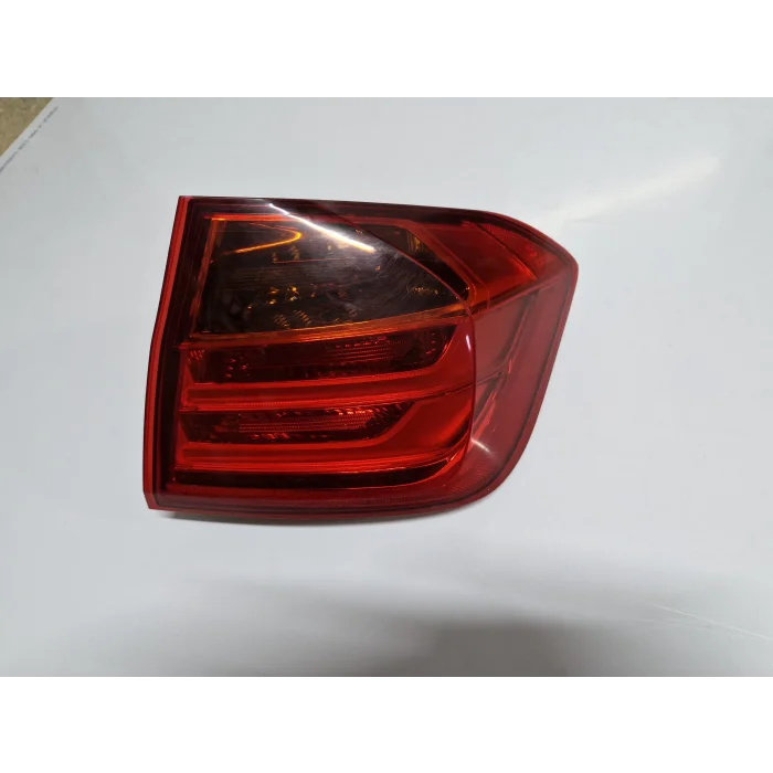 BMW F30 320 SAĞ ARKA DIŞ STOP LAMBASI ORJİNAL HATASIZ 2011-2013