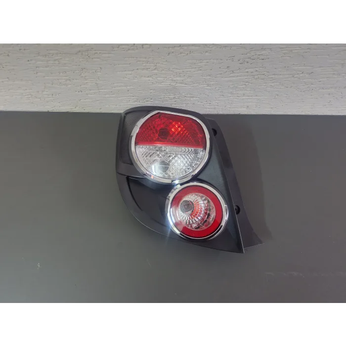 CHEVROLET AVEO HB SOL ARKA STOP LAMBASI KIRMIZI/BEYAZ SIFIR 2011-2014