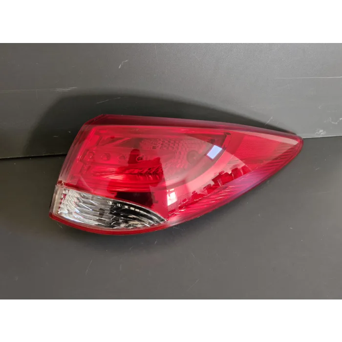 HYUNDAİ İX35 SAĞ ARKA DIŞ STOP LAMBASI DUYLU SIFIR 2011-2015