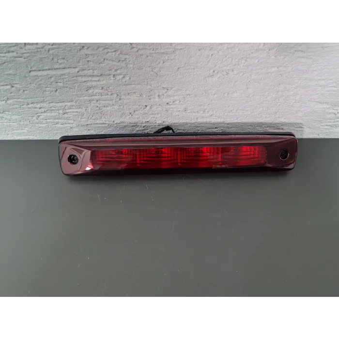 İSUZU D-MAX ARKA BAGAJ REFLEKTÖRÜ ÜST SIFIR 2012-2018
