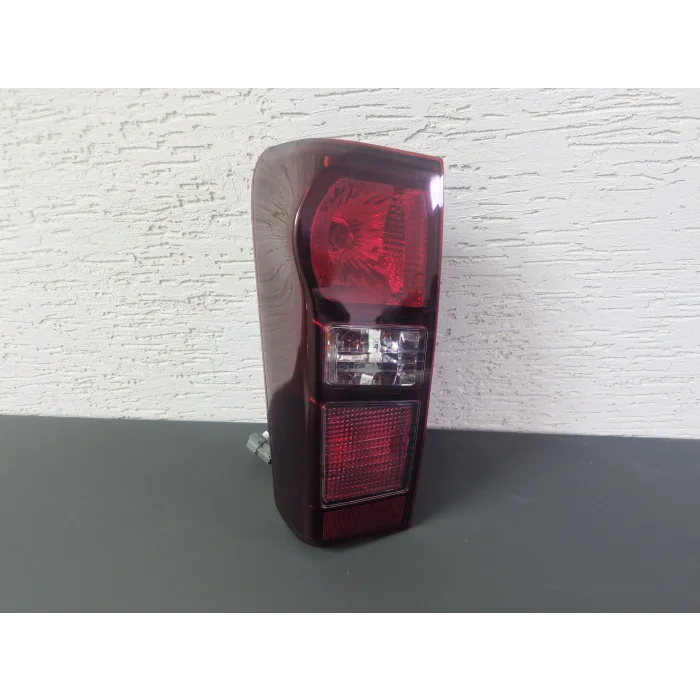 İSUZU D-MAX SOL ARKA STOP LAMBASI LEDSİZ SIFIR 2012-2016