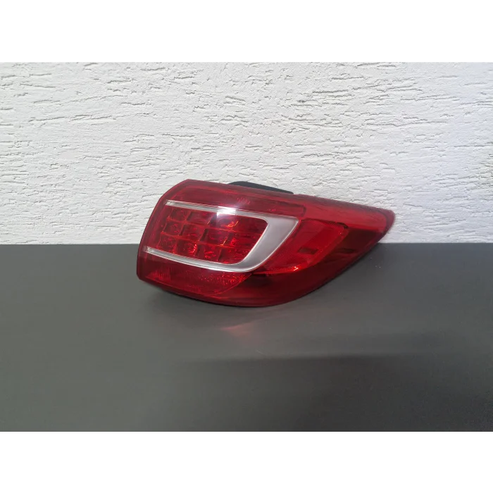 KİA SPORTAGE SAĞ ARKA STOP LAMBASI SIFIR 2011-2013