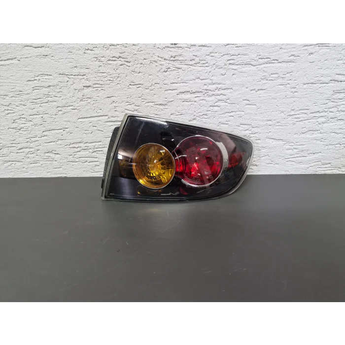 MAZDA 3 SAĞ ARKA DIŞ STOP LAMBASI SİYAH SIFIR 2004-2008