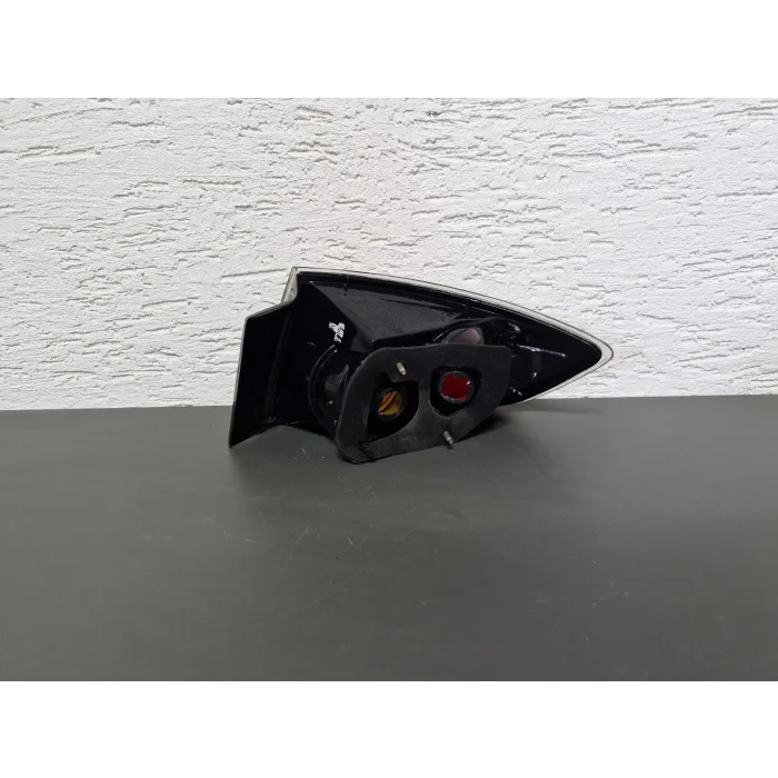 MAZDA 3 SOL ARKA DIŞ STOP LAMBASI SİYAH SIFIR 2004-2008
