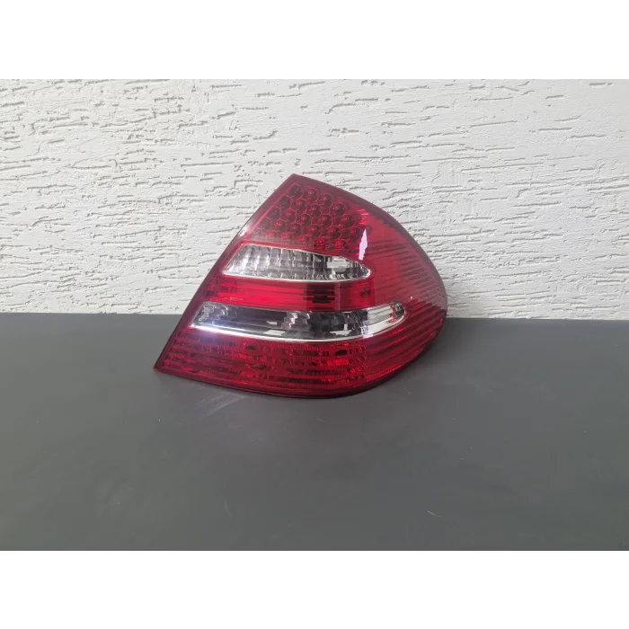 MERCEDES W211 E200 E220 AVANGARDE SAĞ ARKA STOP LAMBASI SIFIR 2002-2005