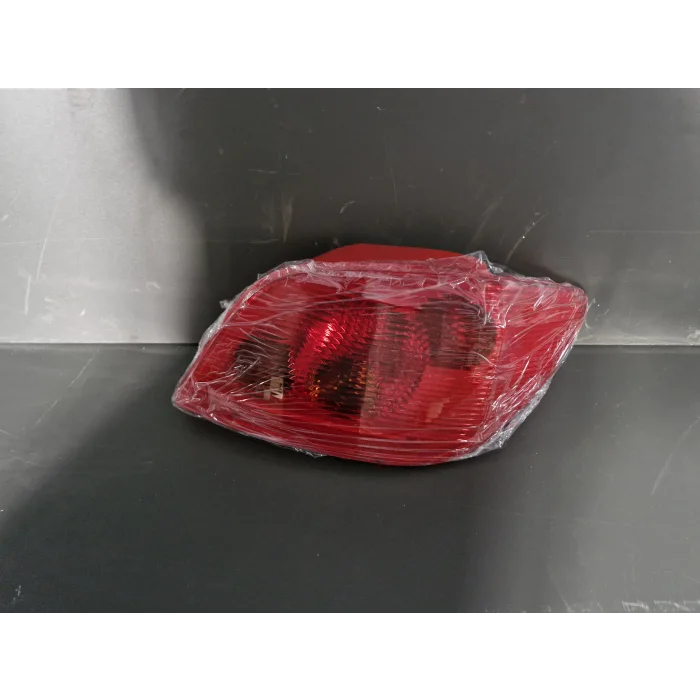 PEUGEOT 307 SAĞ ARKA STOP LAMBASI SIFIR 2001-2006
