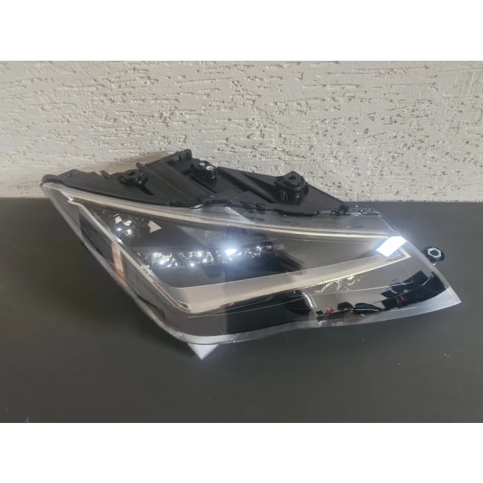 SEAT LEON SAĞ ÖN FAR LEDLİ SIFIR 2013-2016
