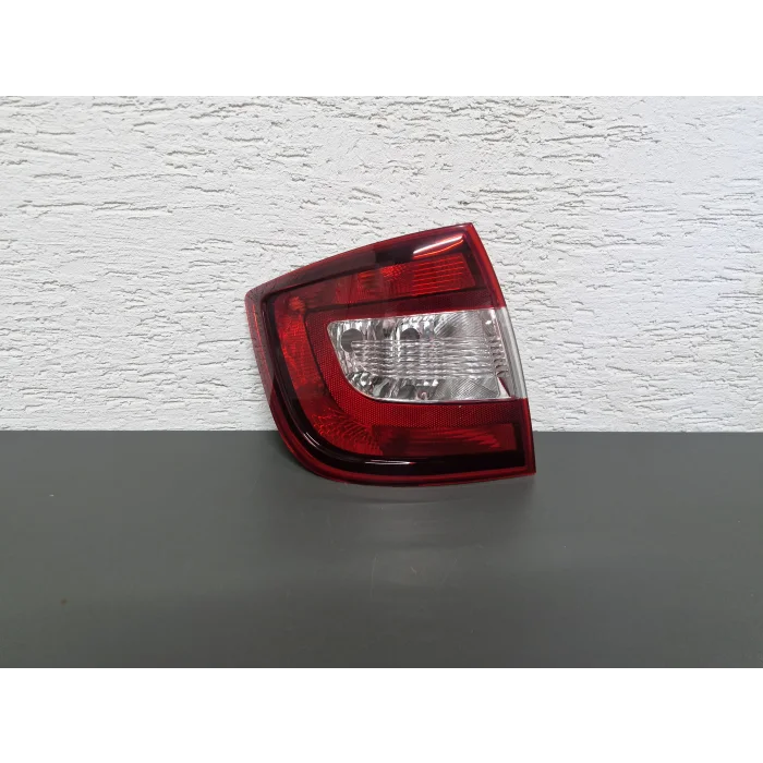 SKODA RAPİD SOL ARKA STOP LAMBASI SİYAH SIFIR 2013-2016