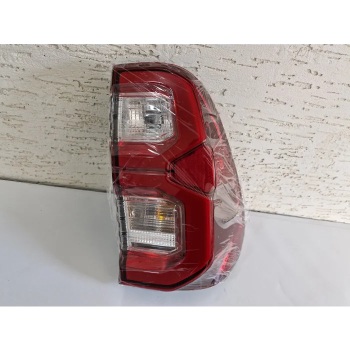 TOYOTA HİLUX SAĞ ARKA STOP DUYLU LEDLİ SIFIR HİLUX YAZILI 2021-2025