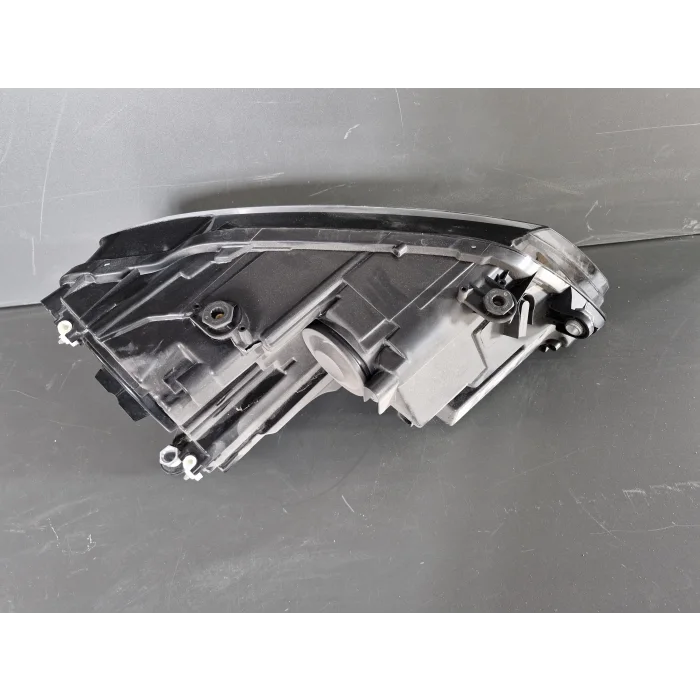 VOLKSWAGEN JETTA SOL ÖN FAR 2011-2017 SIFIR AYARINDA