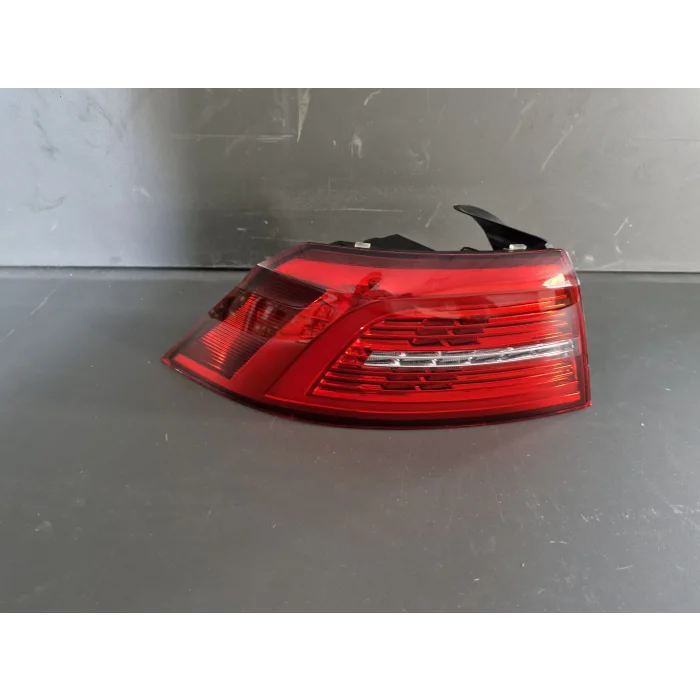 VOLKSWAGEN PASSAT B8 SOL DIŞ STOP LAMBASI LEDLİ SIFIR 2015-2018