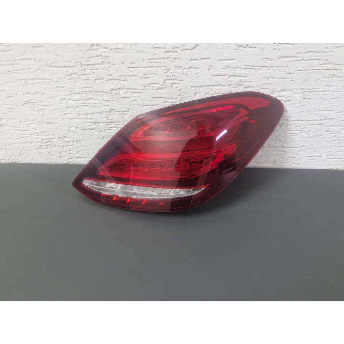 W205 C200 SAĞ ARKA STOP LAMBASI SIFIR 2014-2018