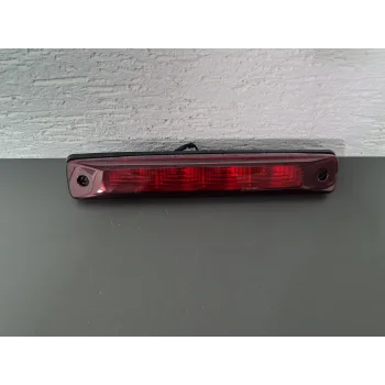 İSUZU D-MAX ARKA BAGAJ REFLEKTÖRÜ ÜST SIFIR 2012-2018