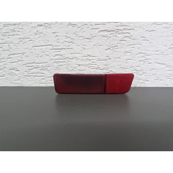 MİTSUBİSHİ OUTLANDER SAĞ ARKA TAMPON REFLEKTÖRÜ SIFIR 2001-2006
