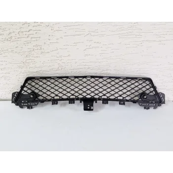 W204 C180 AMG ÖN TAMPON ORTA IZGARA SIFIR 2011-2013