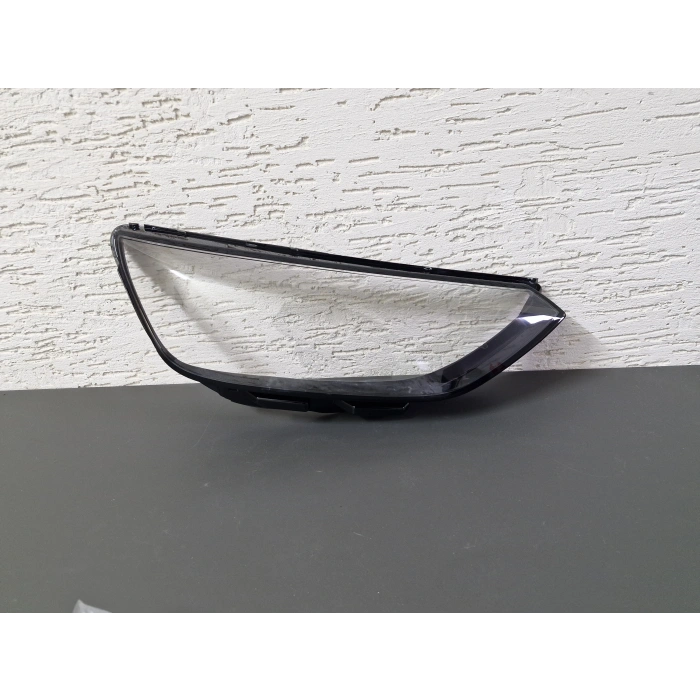 AUDİ A4 SAĞ ÖN FAR CAMI SIFIR 2020-2021