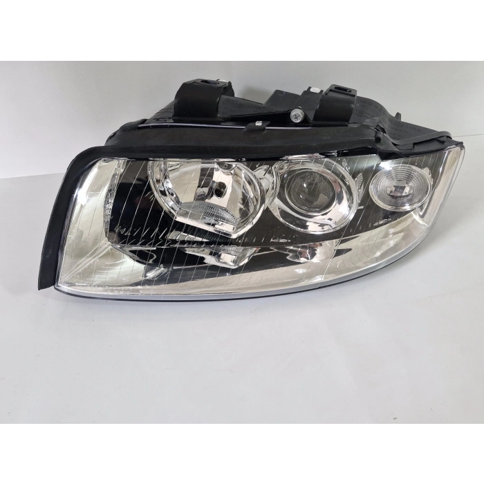 AUDİ A4 SOL ÖN FAR MOTORSUZ SIFIR 2001-2004