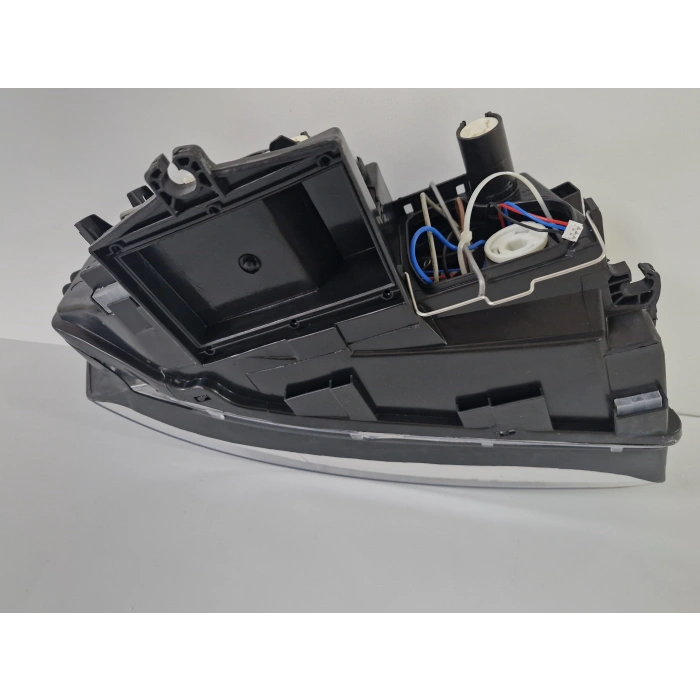 AUDİ A4 SOL ÖN FAR MOTORSUZ SIFIR 2001-2004