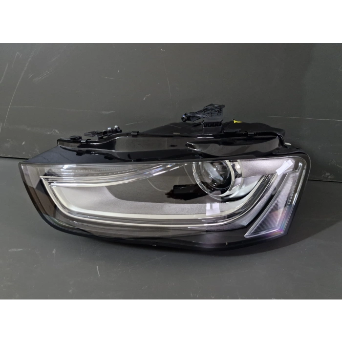 AUDİ A4 SOL ÖN FAR BEYİNLER ÜZERİNDE SIFIR 2013-2016