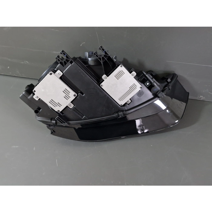 AUDİ A4 SOL ÖN FAR BEYİNLER ÜZERİNDE SIFIR 2013-2016