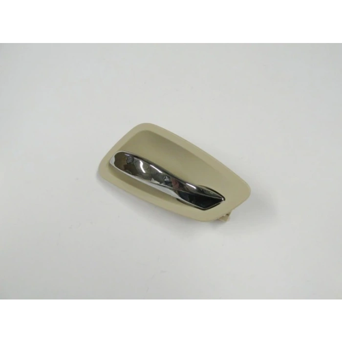 BMW 3 SERI- E90- COUPE- 05/11; ÖN KAPI İÇ AÇMA KOLU SAĞ BEJ (ELCEĞİ NİKELAJLI) (HUSHAN)