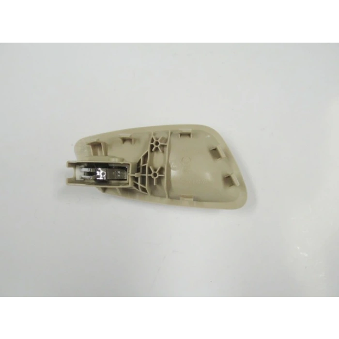 BMW 3 SERI- E90- COUPE- 05/11; ÖN KAPI İÇ AÇMA KOLU SAĞ BEJ (ELCEĞİ NİKELAJLI) (HUSHAN)