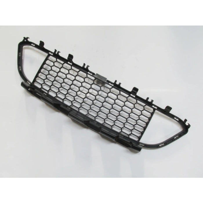 BMW 3 SERI- F30- 12/18; ÖN TAMPON PANJURU SİYAH (M-TECH) (TW)