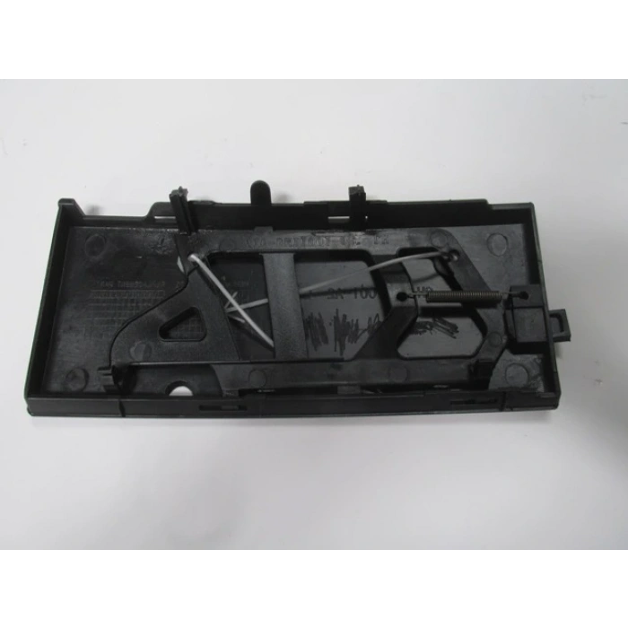 BMW 5 SERI- E34- 88/95; ÖN TAMPON ÇEKİ DEMİRİ KAPAĞI SAĞ SİYAH (TW)