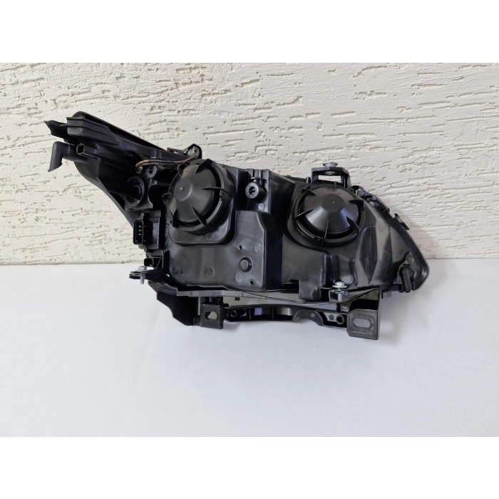 BMW E60 520 SOL ÖN FAR MERCEKSİZ SIFIR 2003-2007