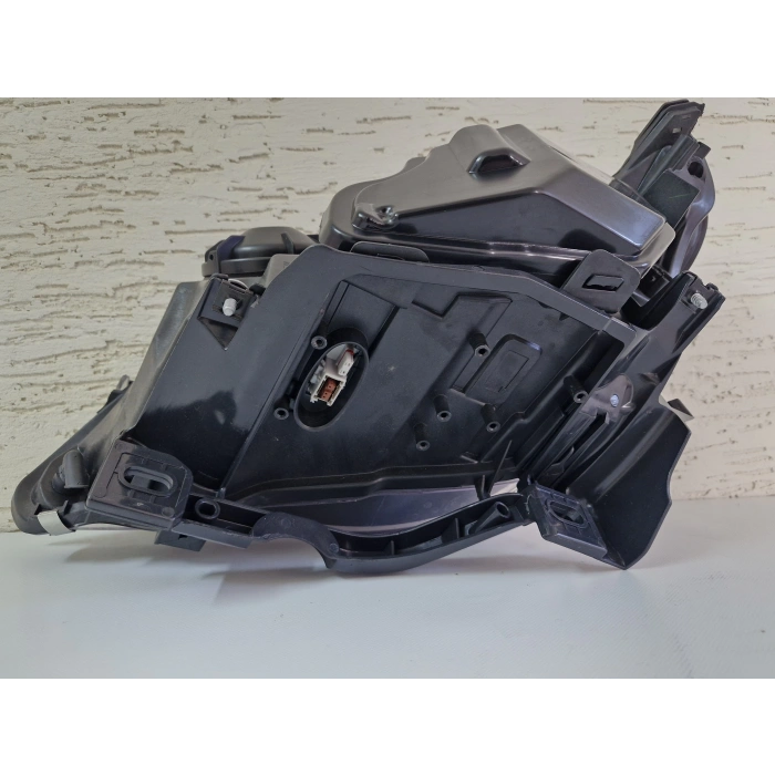 BMW E60 520 ZENON SAĞ ÖN FAR 2003-2007 SIFIR AYARINDA