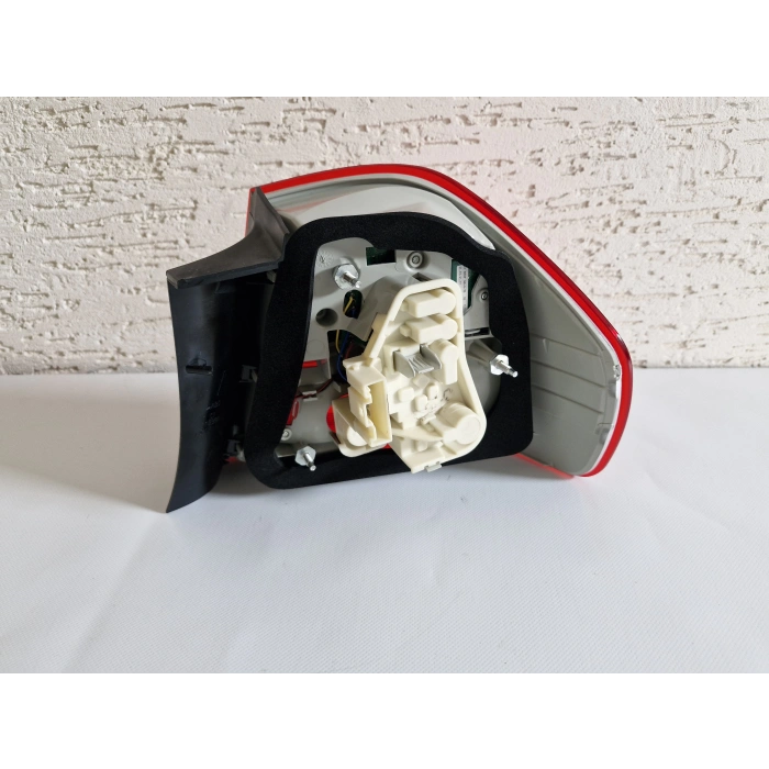 BMW E90 LCİ 320 SOL ARKA DIŞ STOP LAMBASI SIFIR 2008-2011