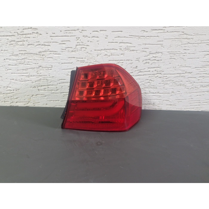 BMW E90 LCİ SAĞ DIŞ STOP LAMBASI LEDLİ SIFIR 2009-2011