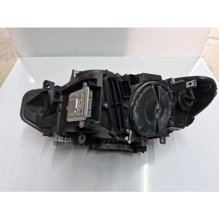 BMW F32 F36 420 SAĞ ÖN FAR BEYİNLER ÜZERİNDE ORJİNAL 2012-2016