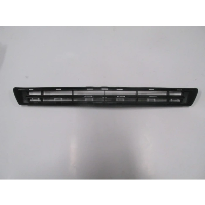 CITROEN C4- 04/09; ÖN TAMPON PANJURU ÜST ORTA SİYAH (TW)