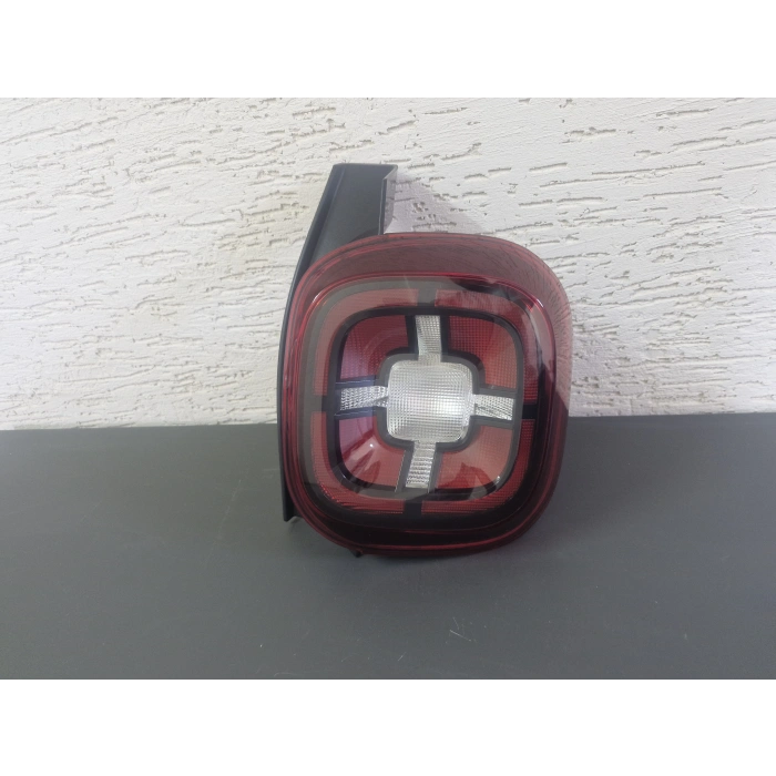 DACİA DUSTER SAĞ ARKA STOP LAMBASI DUYSUZ SIFIR 2018-2021