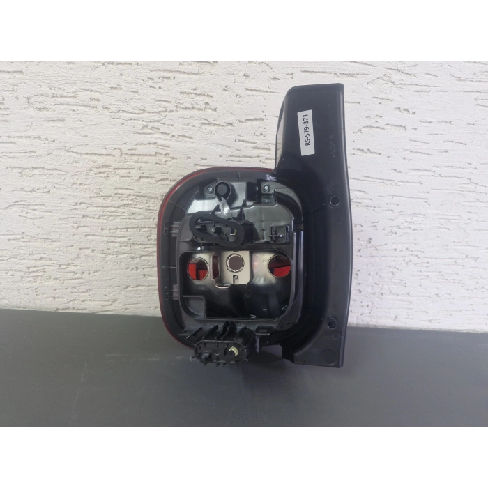 DACİA DUSTER SAĞ ARKA STOP LAMBASI DUYSUZ SIFIR 2018-2021