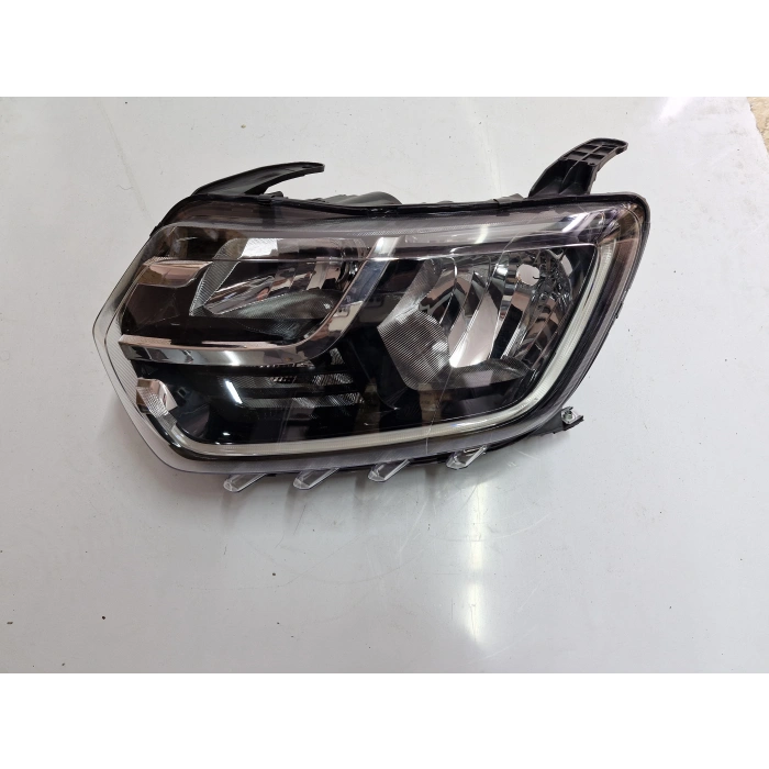 DACİA DUSTER SOL ÖN FAR LEDLİ 2016-2021 SIFIR AYARINDA