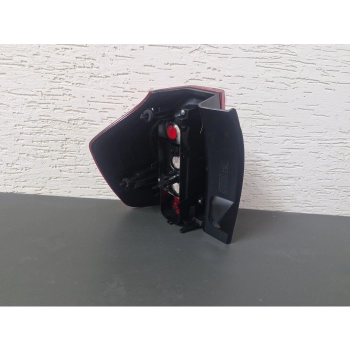 DACİA LOGAN MCV SAĞ ARKA STOP LAMBASI SIFIR 2014-2020