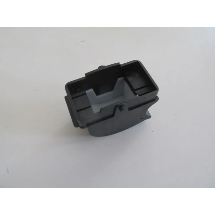 FIAT ALBEA- 05/13; ÖN/ARKA CAM DÜĞME BUTONU SAĞ/SOL ADET