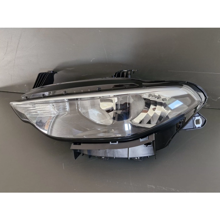 FİAT EGEA SOL ÖN FAR MOTORLU SİYAH ZEMİN SIFIR 2015-2020