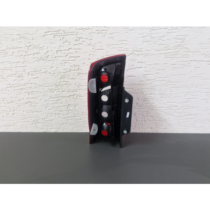 FİAT FİORİNO SAĞ ARKA STOP LAMBASI ÇİFT KAPI DUYSUZ SIFIR 2008-2019