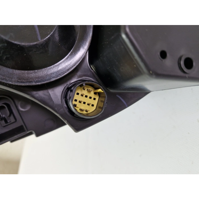 FİAT GRANDE PUNTO SAĞ ÖN FAR SARI SOKET SIFIR 2005-2008